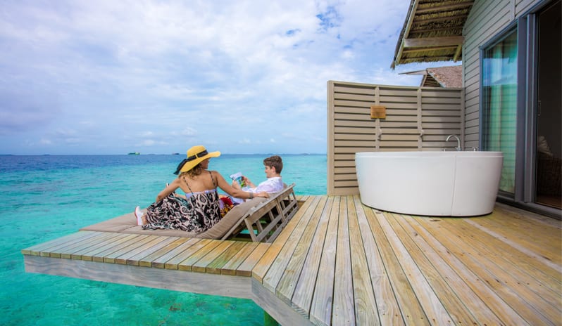 Centara Ras Fushi Resort & Spa-Deluxe Spa Over Water Villa 2_11914